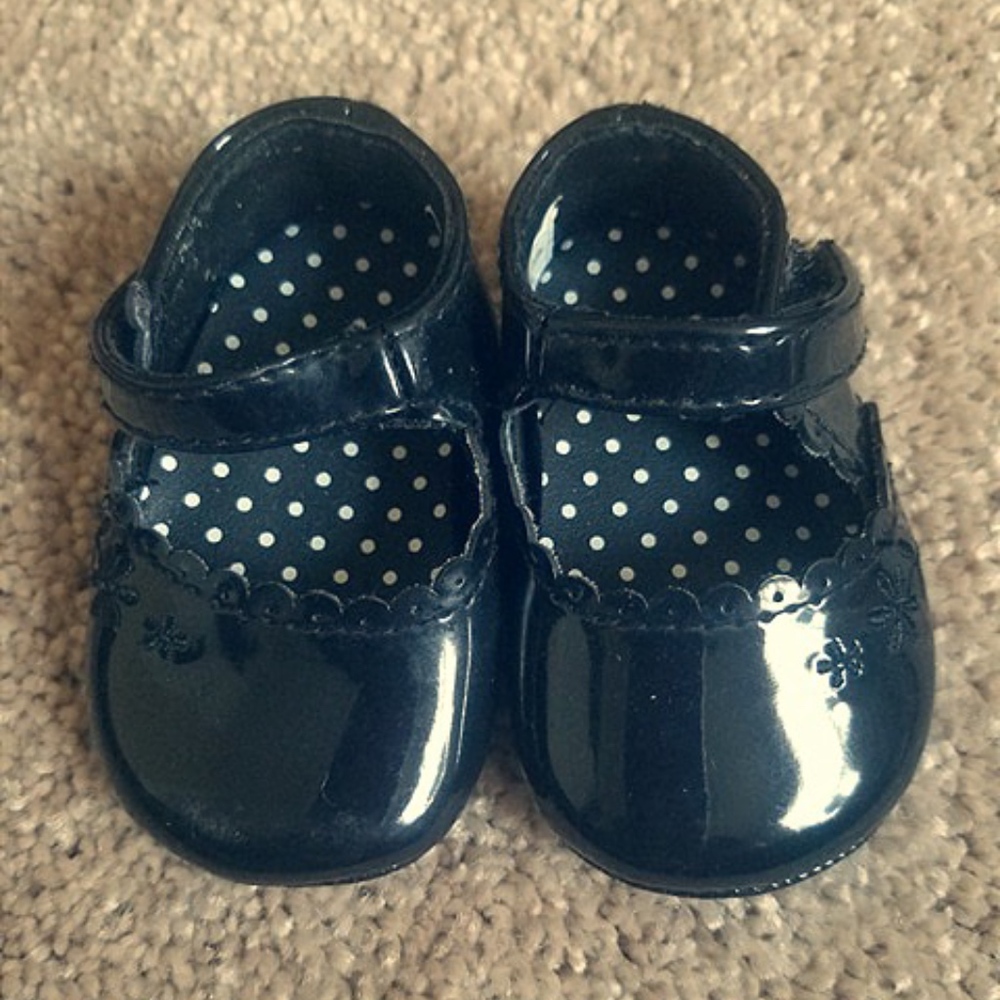 Patent leather mary janes with strap- Black